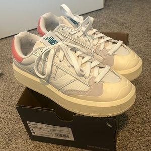 New Balance Size M 8/41.5 EU White Pink Ortholite Tennis Shoes Sneakers CT302OC